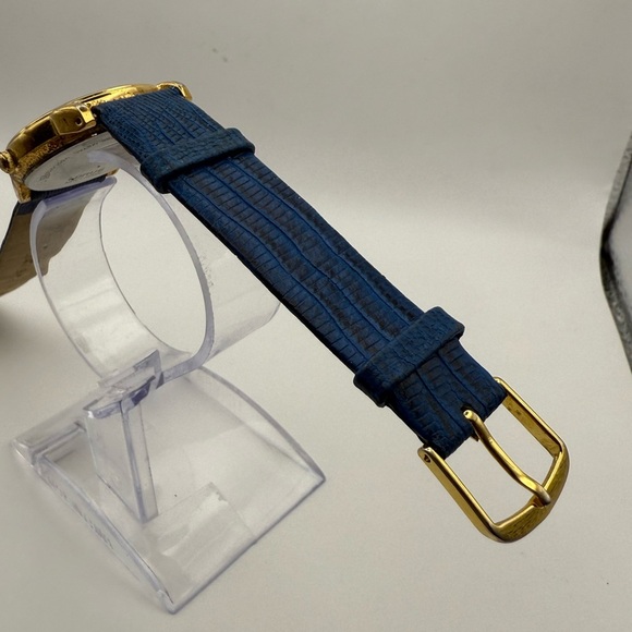 Disney Lorus Mickey Mouse Yellow Hat Watch Rare (New Battery) Blue Band Gold Bez - Picture 7 of 10